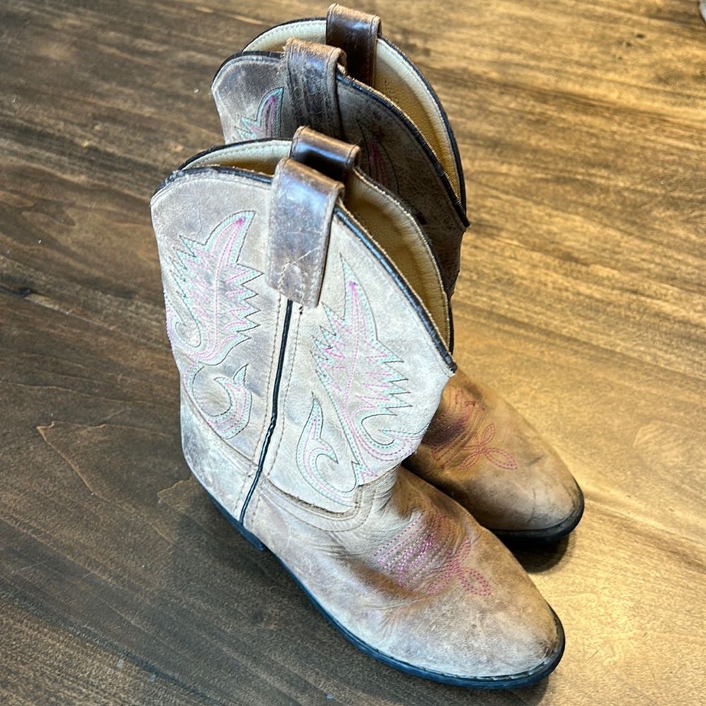 Girls cowboy boots